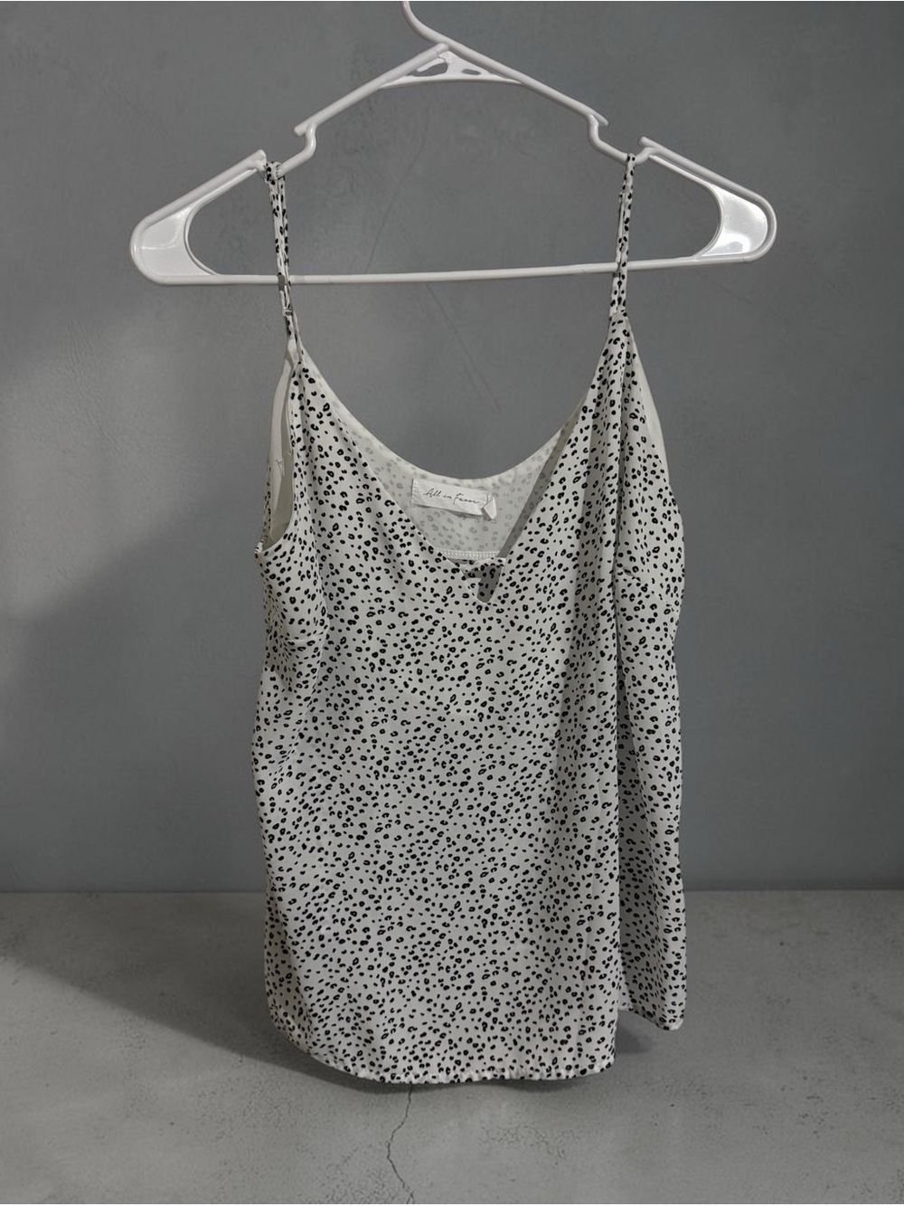 All In Favor Women’s Camisole/Tank Top White And Black Cheetah Print (Medium)